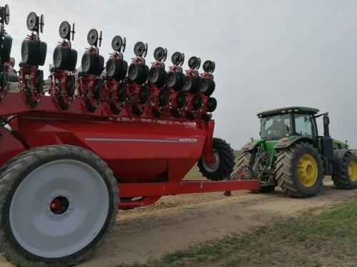 Proprietarul Superbet, fondatorul Țuca Zbârcea & Asociații, deținătoarea Paloma Tours, dar și fiul fostului director regional IFC intră în afacerea Holde Agri Invest. 