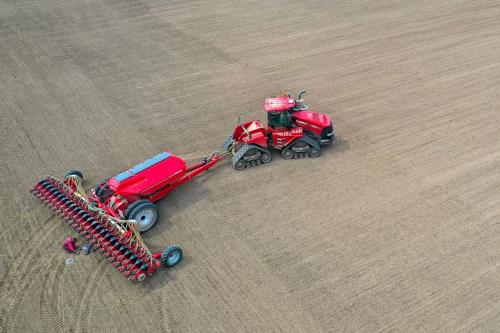 Operatorul de terenuri Agricole Holde Agri Invest a anunţat încheierea mai multor contracte în valoare de 50,7 mil. lei. CEO: „Sunt contracte pe care le-am închis acum, dar ele sunt plătite începând cu această vară”